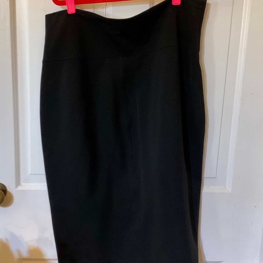 Lida Baday straight pull-on skirt